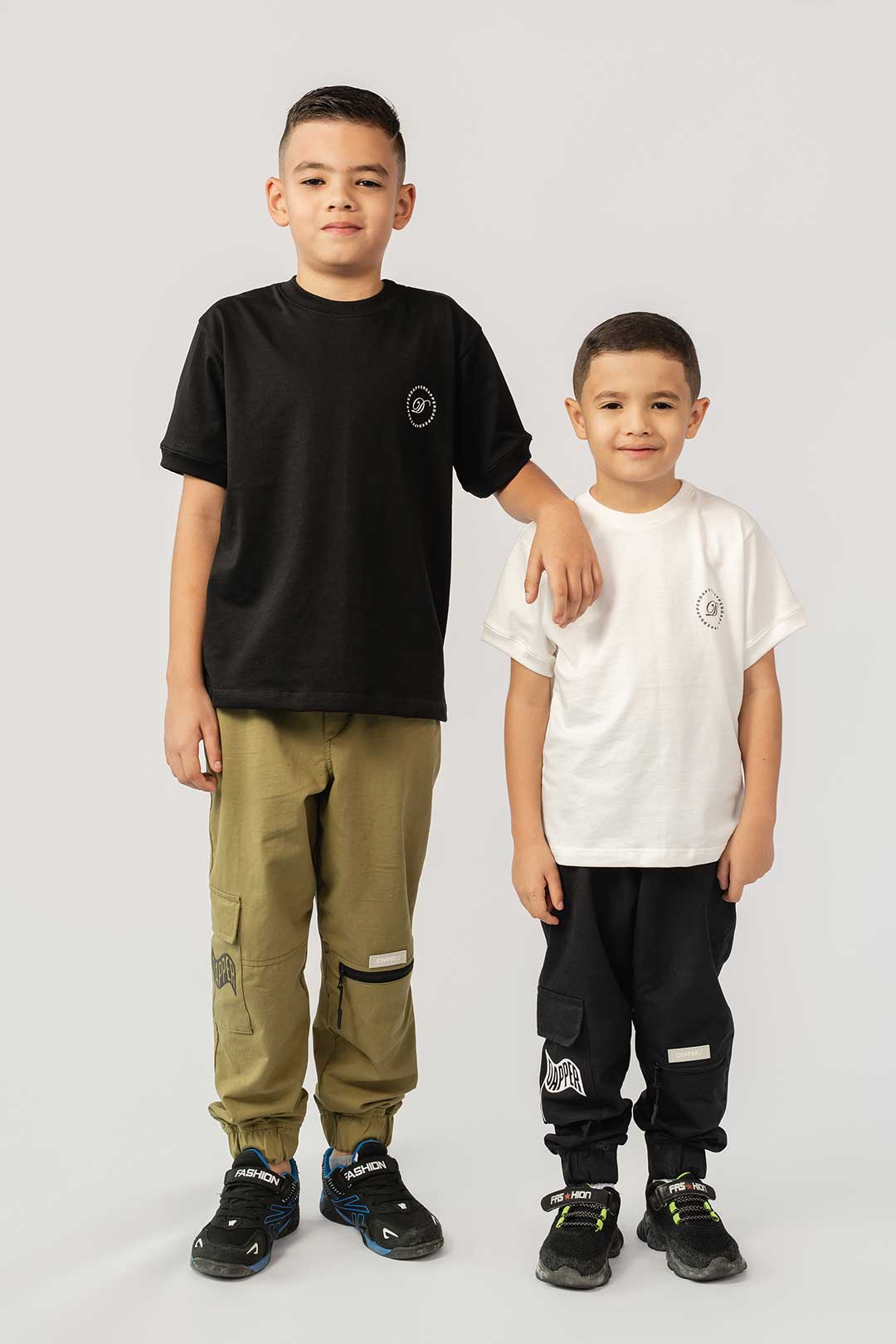 SET Cargo Negro + Camiseta CLUB Blanca